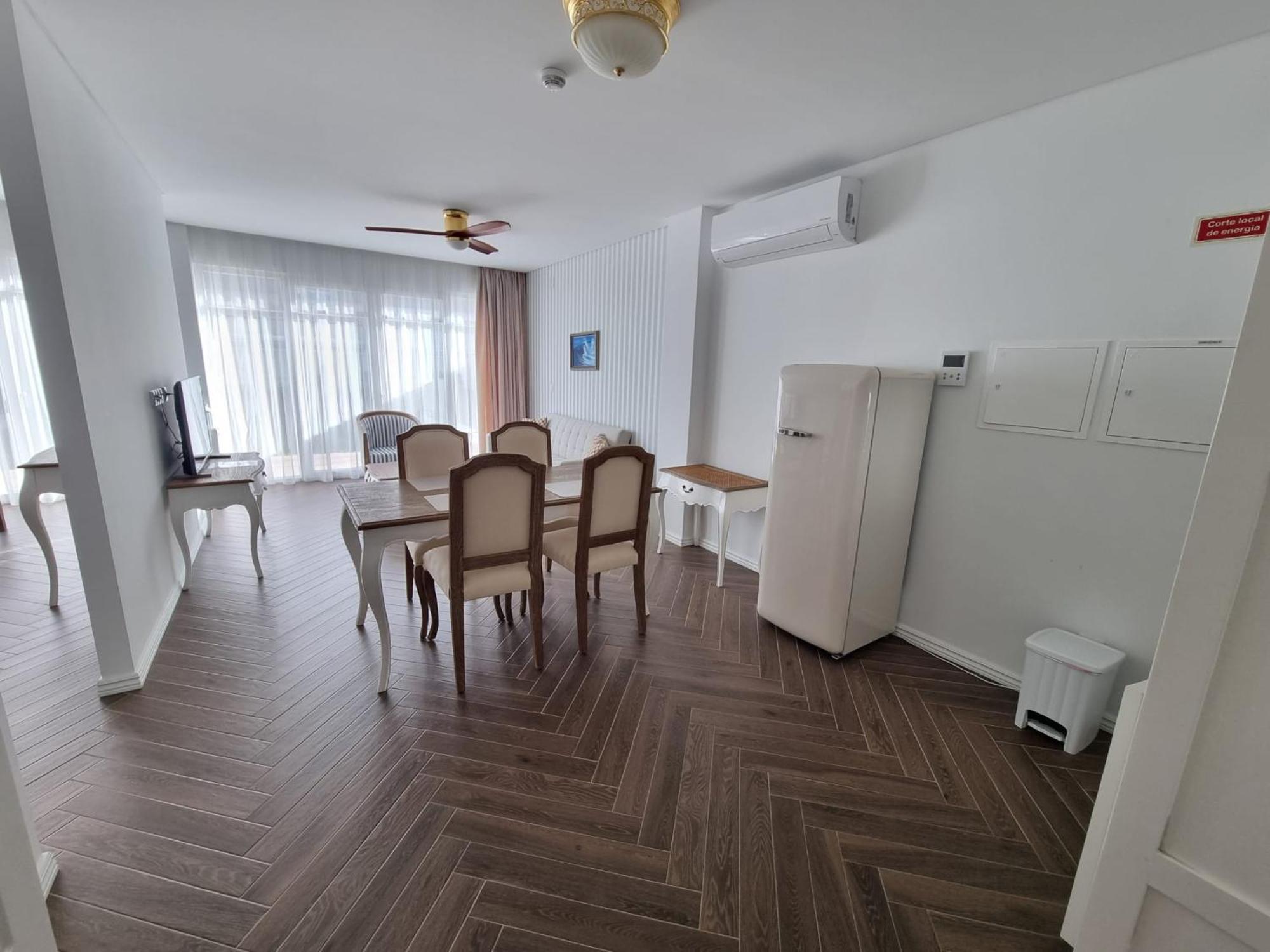 Ocean View Apartments Lourinhã Buitenkant foto